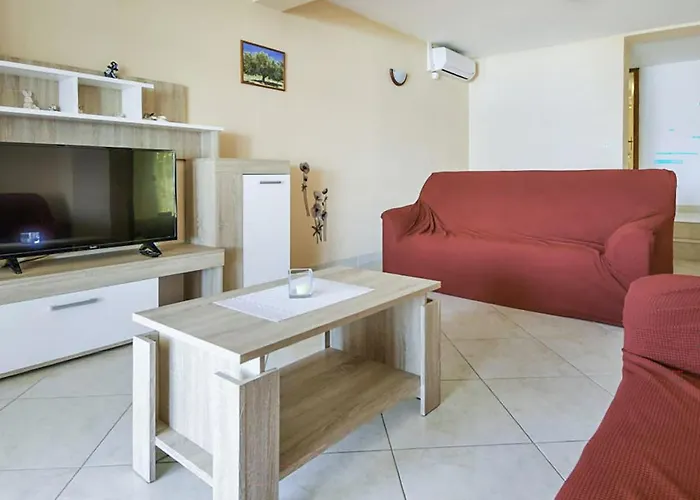 Apartamento 3 Bedroom Cozy In Maslenica
