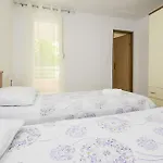 Апартаменты Lovely In With Wifi